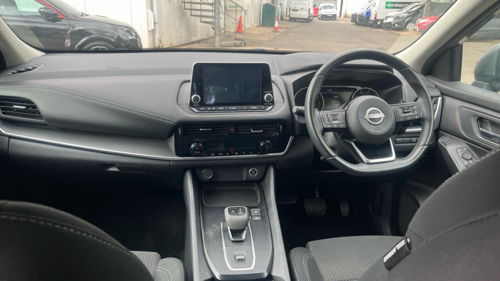 Nissan Qashqai 1.3 DiG-T MH 158 Acenta Premium 5dr Xtronic Petrol Hatchback - Image 10