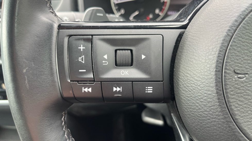 Nissan Qashqai 1.3 DiG-T MH 158 Acenta Premium 5dr Xtronic Petrol Hatchback - Image 29
