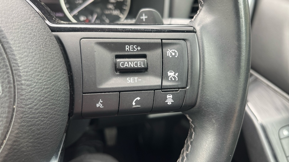 Nissan Qashqai 1.3 DiG-T MH 158 Acenta Premium 5dr Xtronic Petrol Hatchback - Image 30