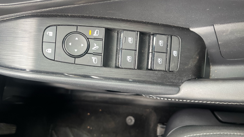 Nissan Qashqai 1.3 DiG-T MH 158 Acenta Premium 5dr Xtronic Petrol Hatchback - Image 33