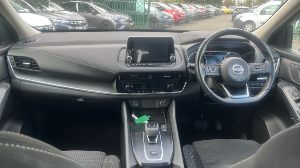 Nissan Qashqai 1.3 DiG-T MH 158 Acenta Premium 5dr Xtronic Petrol Hatchback - Image 10