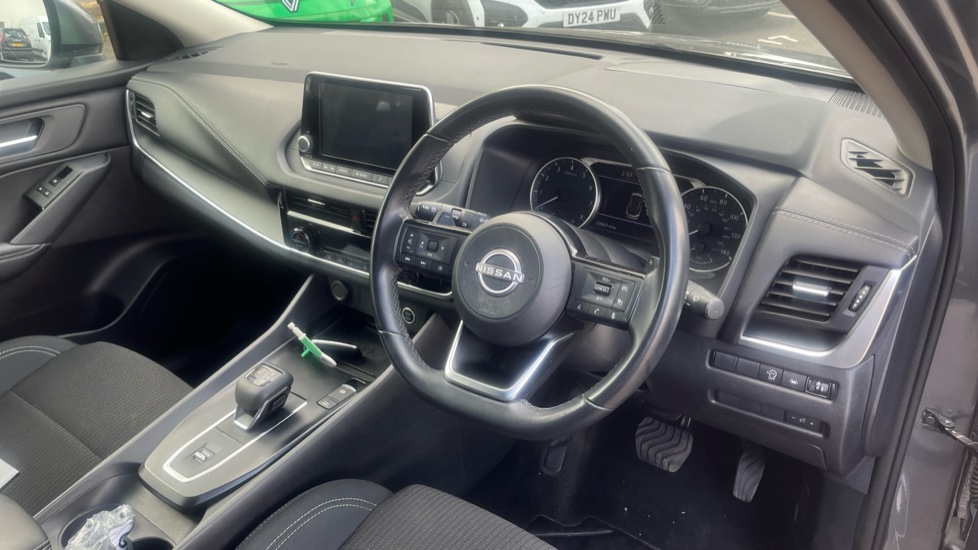 Nissan Qashqai 1.3 DiG-T MH 158 Acenta Premium 5dr Xtronic Petrol Hatchback - Image 11