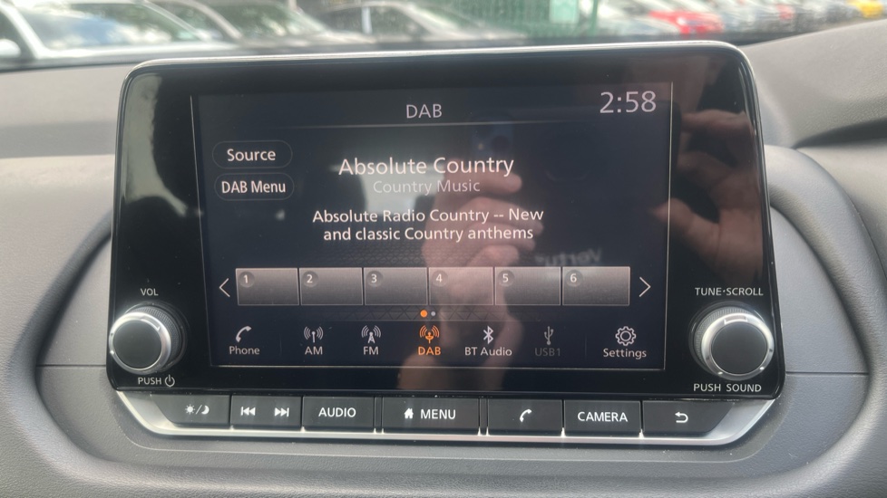 Nissan Qashqai 1.3 DiG-T MH 158 Acenta Premium 5dr Xtronic Petrol Hatchback - Image 21