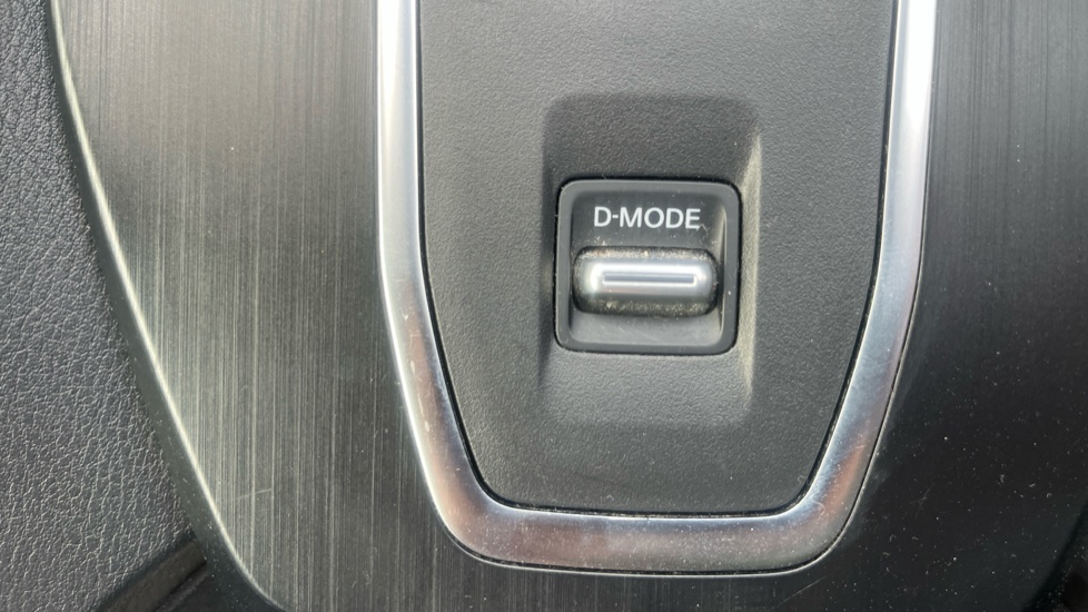 Nissan Qashqai 1.3 DiG-T MH 158 Acenta Premium 5dr Xtronic Petrol Hatchback - Image 30
