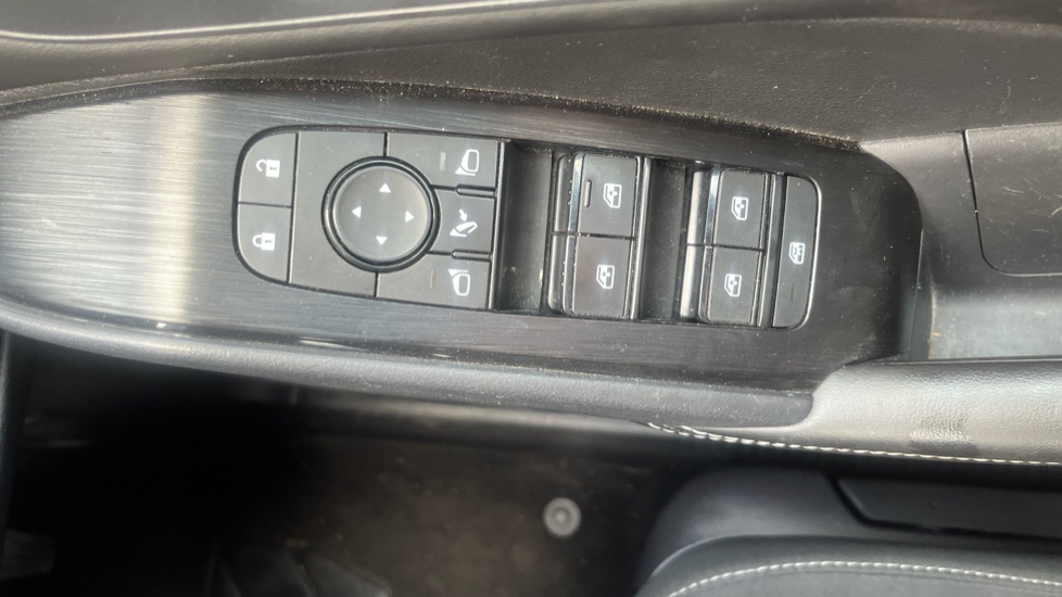 Nissan Qashqai 1.3 DiG-T MH 158 Acenta Premium 5dr Xtronic Petrol Hatchback - Image 35