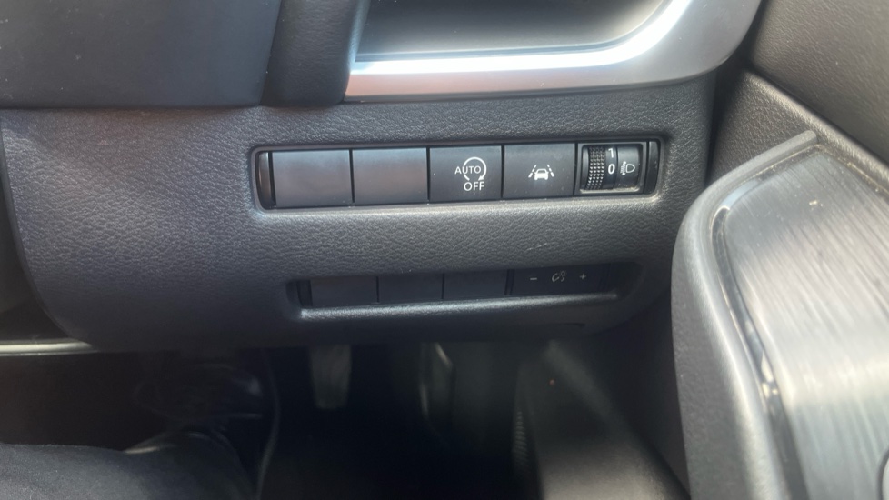 Nissan Qashqai 1.3 DiG-T MH 158 Acenta Premium 5dr Xtronic Petrol Hatchback - Image 36