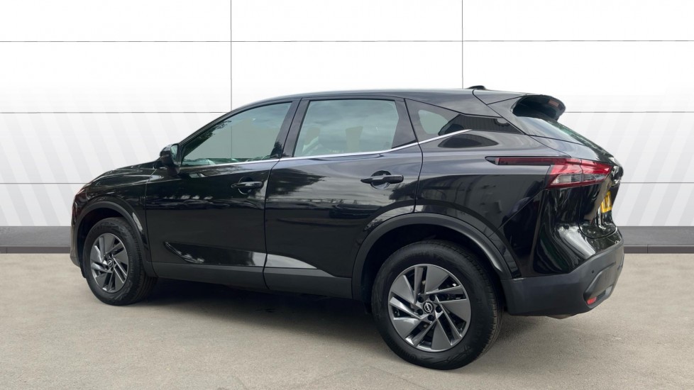 Nissan Qashqai 1.3 DiG-T MH Acenta Premium 5dr Petrol Hatchback - Image 2