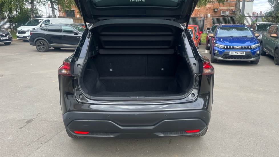 Nissan Qashqai 1.3 DiG-T MH Acenta Premium 5dr Petrol Hatchback - Image 4