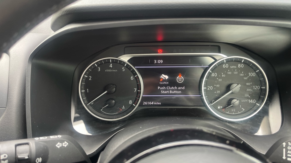 Nissan Qashqai 1.3 DiG-T MH Acenta Premium 5dr Petrol Hatchback - Image 18