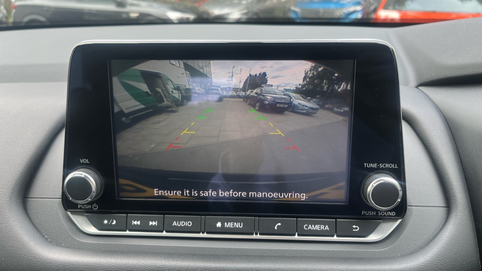 Nissan Qashqai 1.3 DiG-T MH Acenta Premium 5dr Petrol Hatchback - Image 23