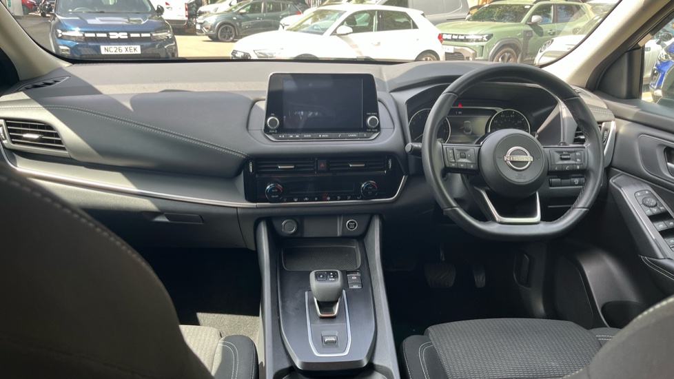 Nissan Qashqai 1.3 DiG-T MH 158 Acenta Premium 5dr Xtronic Petrol Hatchback - Image 10