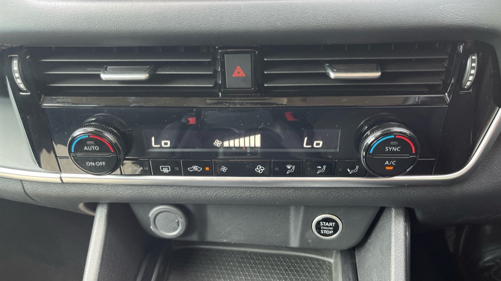 Nissan Qashqai 1.3 DiG-T MH 158 Acenta Premium 5dr Xtronic Petrol Hatchback - Image 25