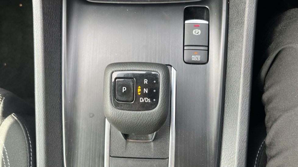 Nissan Qashqai 1.3 DiG-T MH 158 Acenta Premium 5dr Xtronic Petrol Hatchback - Image 27