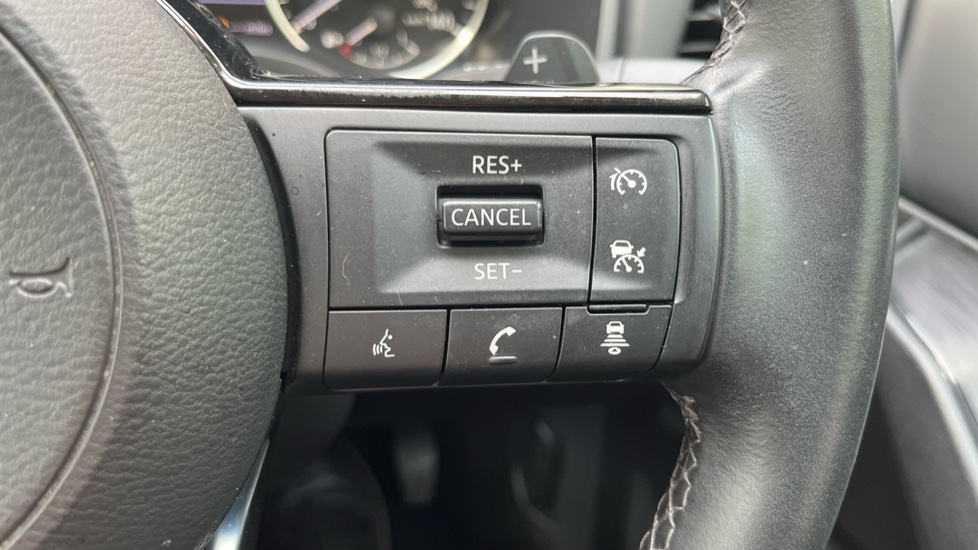 Nissan Qashqai 1.3 DiG-T MH 158 Acenta Premium 5dr Xtronic Petrol Hatchback - Image 30