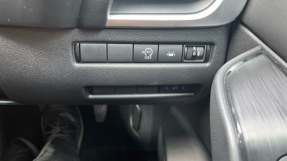 Nissan Qashqai 1.3 DiG-T MH 158 Acenta Premium 5dr Xtronic Petrol Hatchback - Image 34