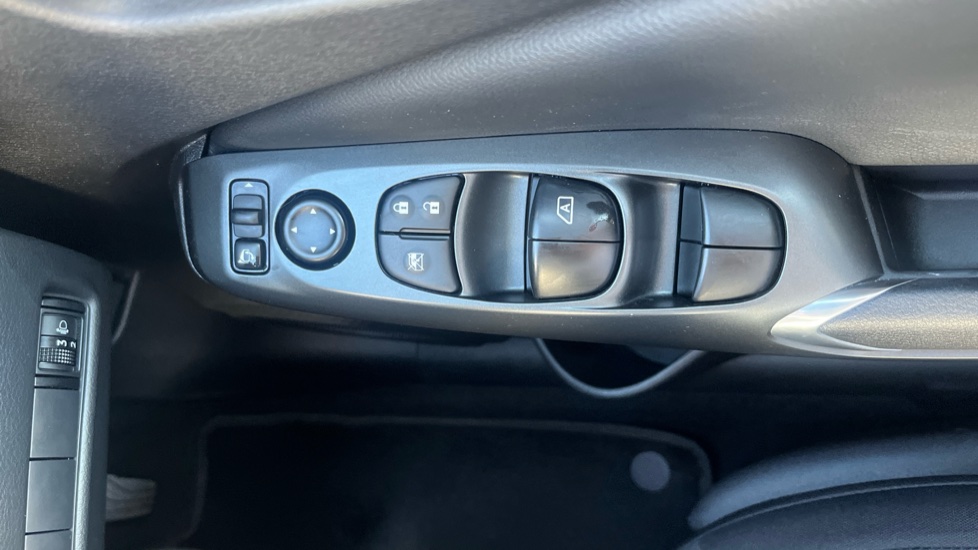 Nissan Juke 1.6 Hybrid Acenta Premium 5dr Auto Hybrid Hatchback - Image 37