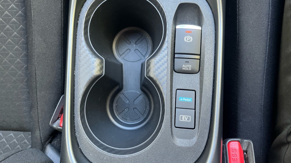 Nissan Juke 1.6 Hybrid Acenta Premium 5dr Auto Hybrid Hatchback - Image 30