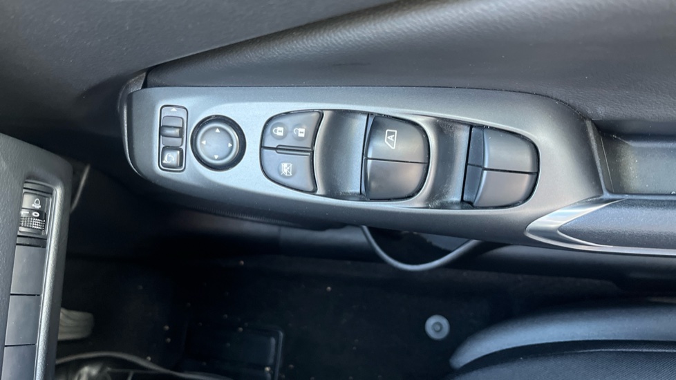 Nissan Juke 1.6 Hybrid Acenta Premium 5dr Auto Hybrid Hatchback - Image 35