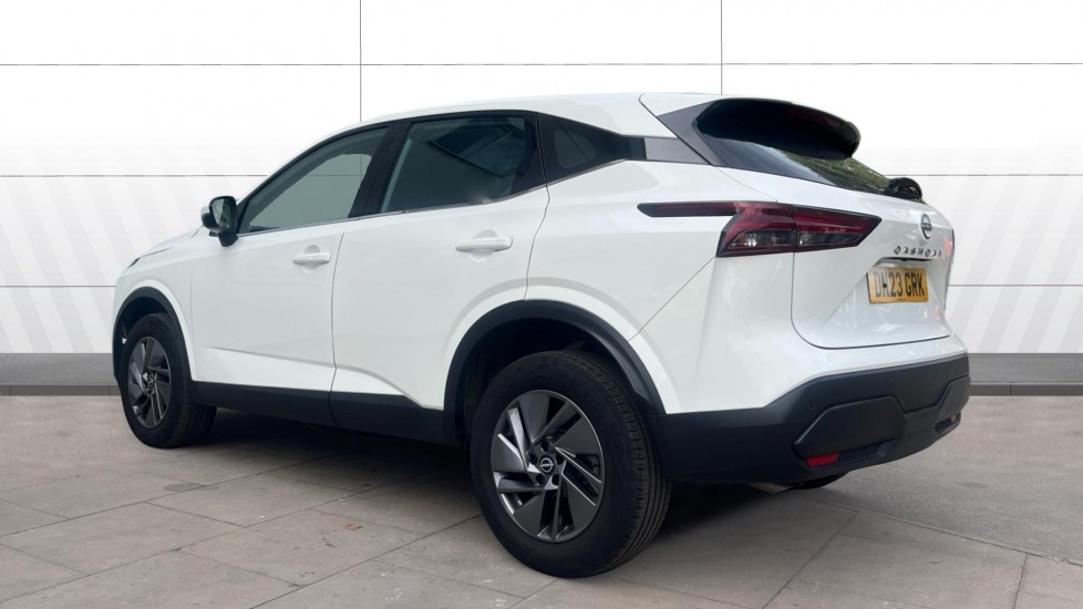 Nissan Qashqai 1.3 DiG-T MH Acenta Premium 5dr Petrol Hatchback - Image 2