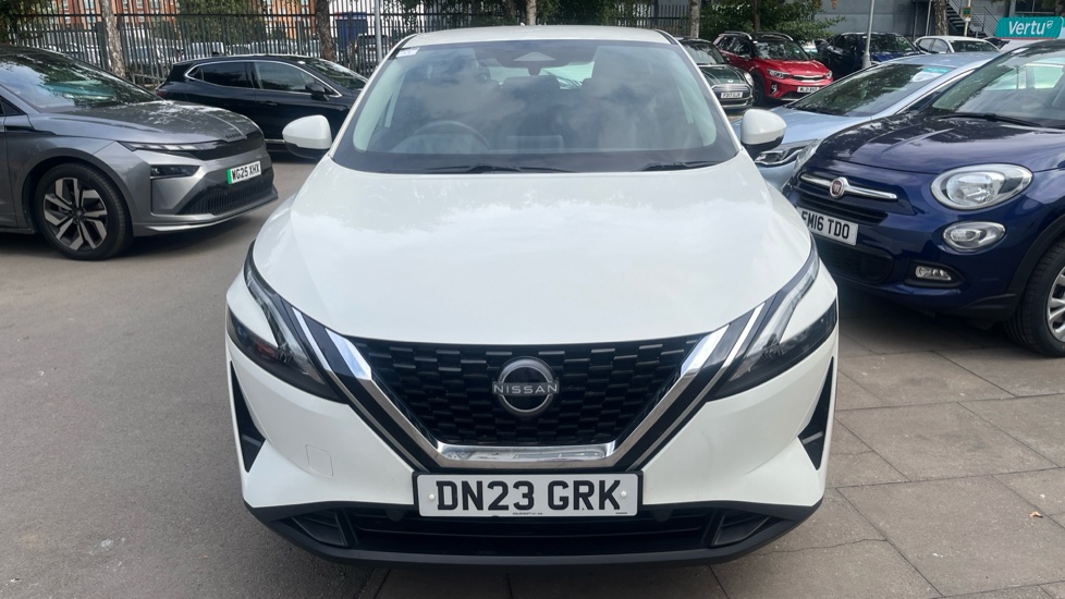 Nissan Qashqai 1.3 DiG-T MH Acenta Premium 5dr Petrol Hatchback - Image 8