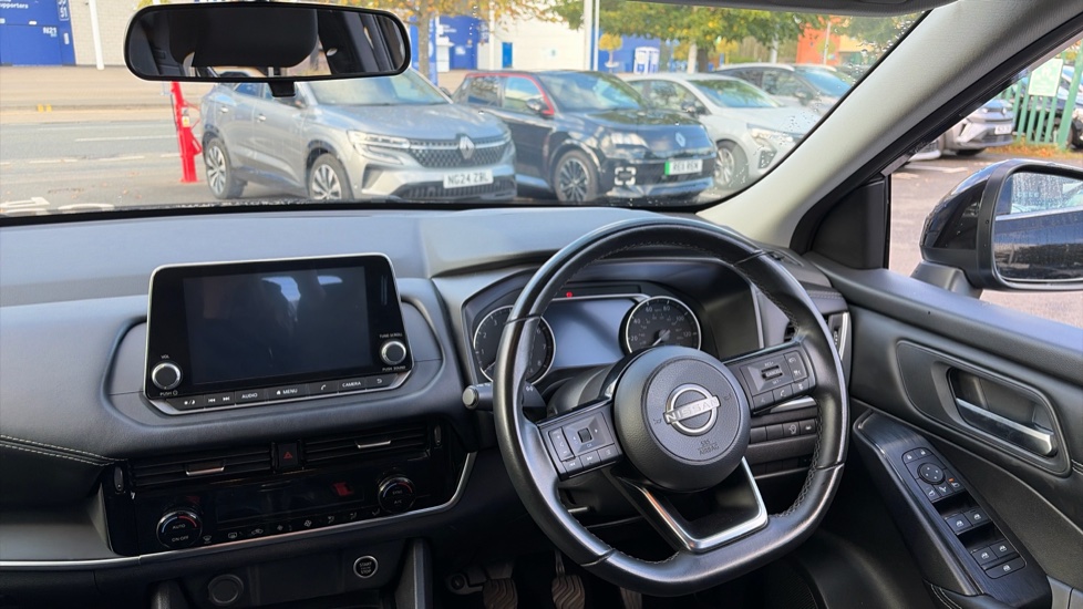 Nissan Qashqai 1.3 DiG-T MH Acenta Premium 5dr Petrol Hatchback - Image 16