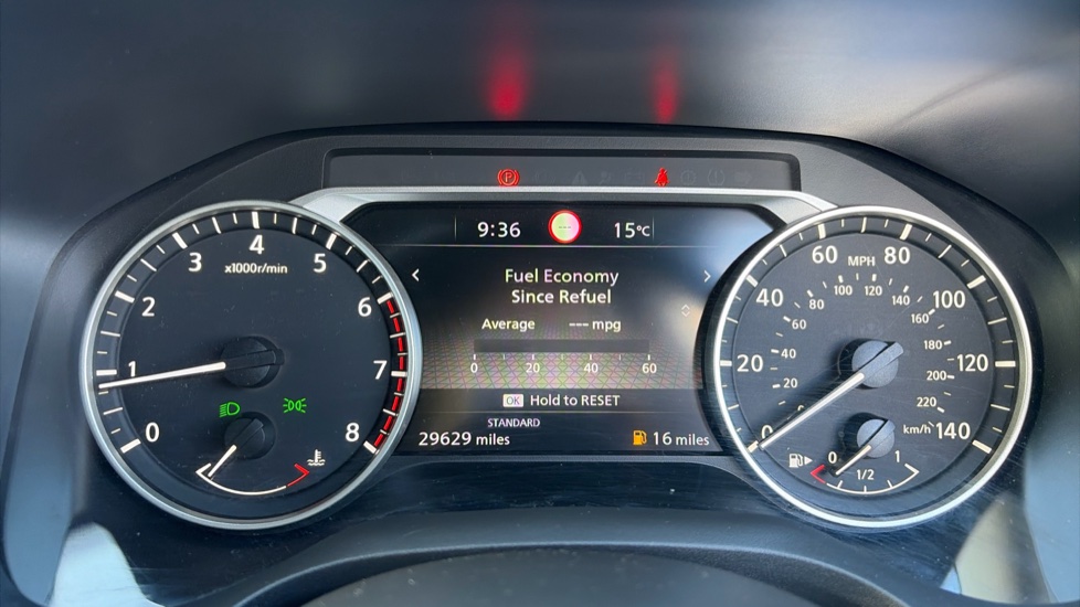Nissan Qashqai 1.3 DiG-T MH Acenta Premium 5dr Petrol Hatchback - Image 21