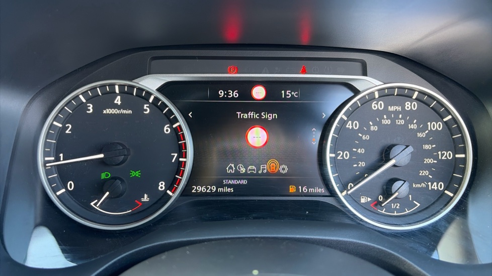 Nissan Qashqai 1.3 DiG-T MH Acenta Premium 5dr Petrol Hatchback - Image 25