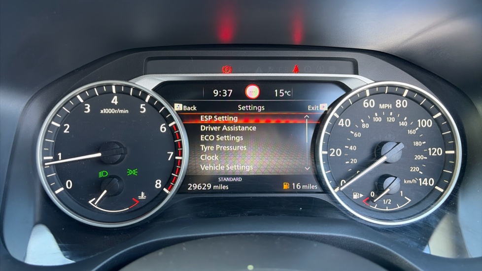 Nissan Qashqai 1.3 DiG-T MH Acenta Premium 5dr Petrol Hatchback - Image 29