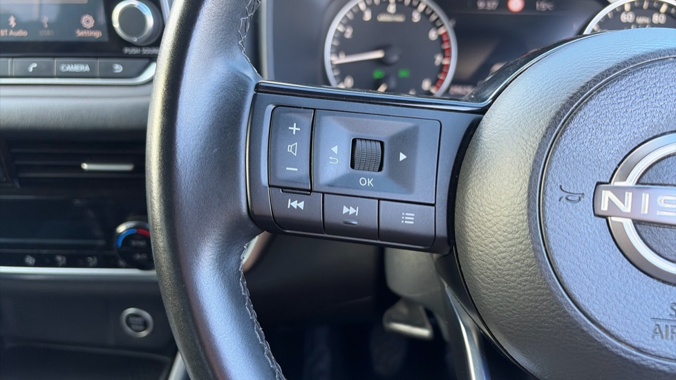 Nissan Qashqai 1.3 DiG-T MH Acenta Premium 5dr Petrol Hatchback - Image 32