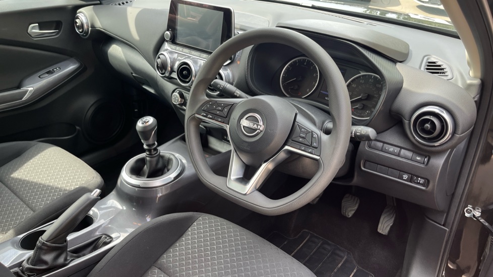 Nissan Juke 1.0 DiG-T 114 Acenta 5dr Petrol Hatchback - Image 11