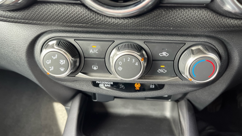 Nissan Juke 1.0 DiG-T 114 Acenta 5dr Petrol Hatchback - Image 25