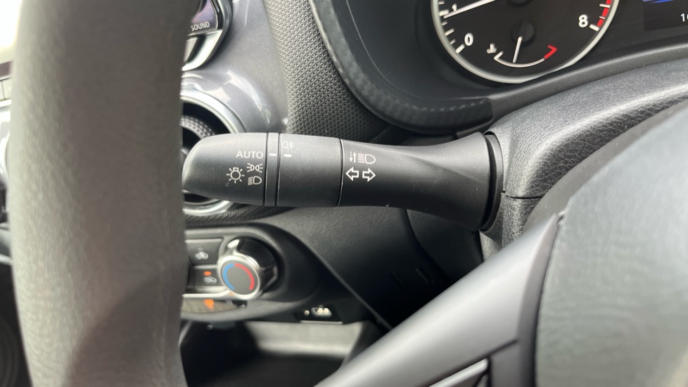 Nissan Juke 1.0 DiG-T 114 Acenta 5dr Petrol Hatchback - Image 30