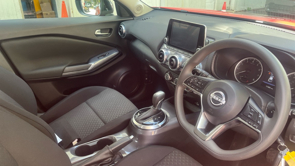 Nissan Juke 1.0 DiG-T 114 Acenta 5dr DCT Petrol Hatchback - Image 9