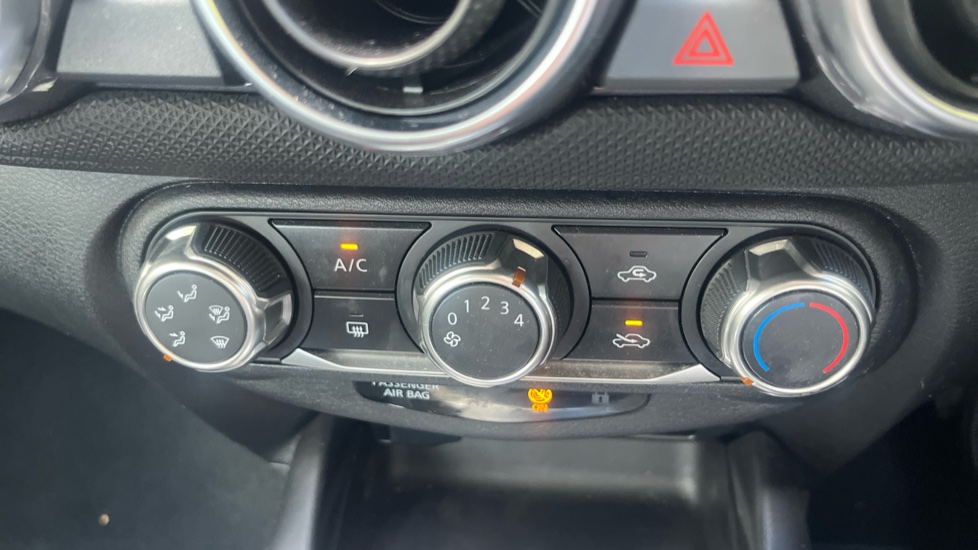 Nissan Juke 1.0 DiG-T 114 Acenta 5dr DCT Petrol Hatchback - Image 24