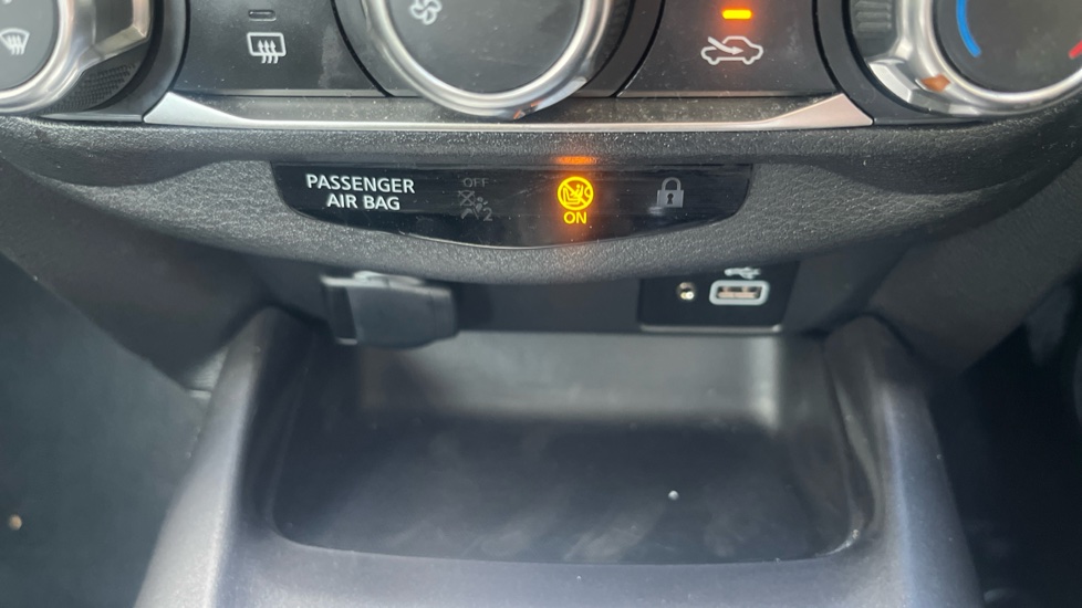 Nissan Juke 1.0 DiG-T 114 Acenta 5dr DCT Petrol Hatchback - Image 25
