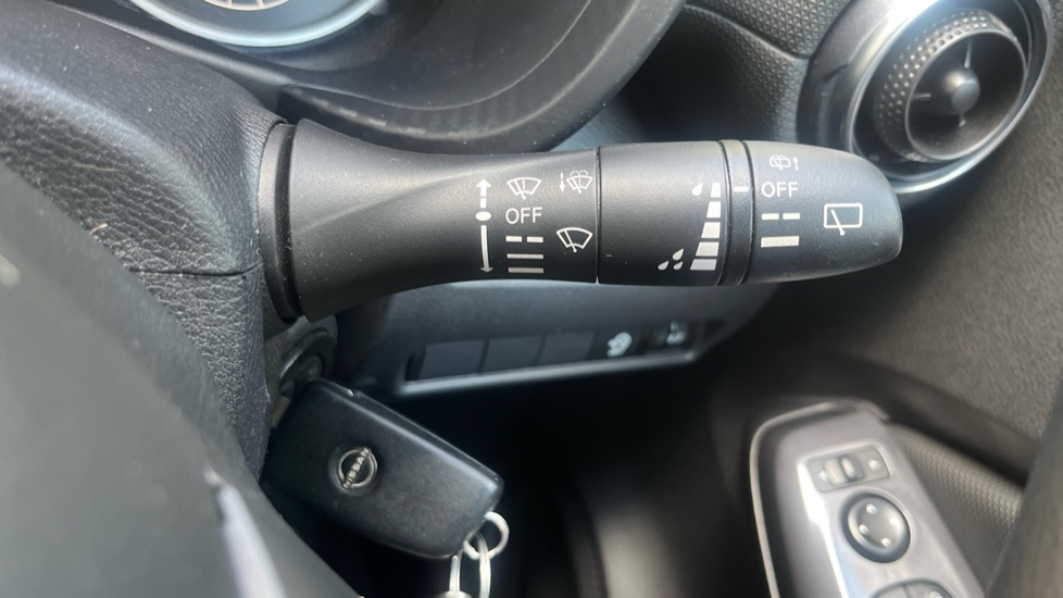 Nissan Juke 1.0 DiG-T 114 Acenta 5dr DCT Petrol Hatchback - Image 30