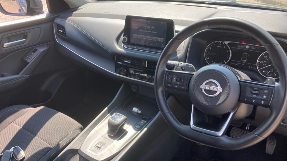 Nissan Qashqai 1.3 DiG-T MH 158 Acenta Premium 5dr Xtronic Petrol Hatchback - Image 14