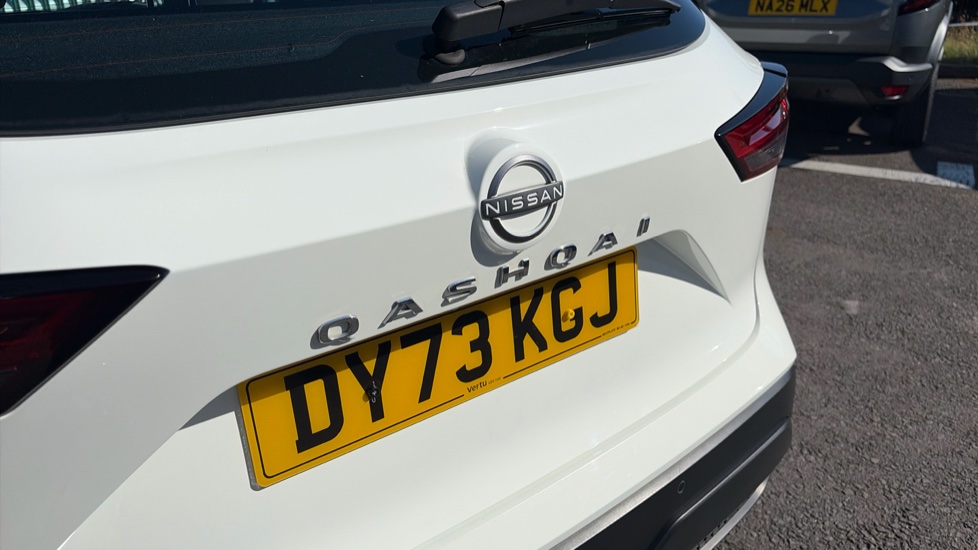 Nissan Qashqai 1.3 DiG-T MH 158 Acenta Premium 5dr Xtronic Petrol Hatchback - Image 11
