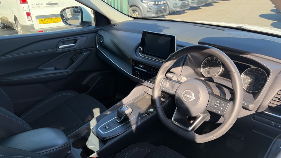 Nissan Qashqai 1.3 DiG-T MH 158 Acenta Premium 5dr Xtronic Petrol Hatchback - Image 12