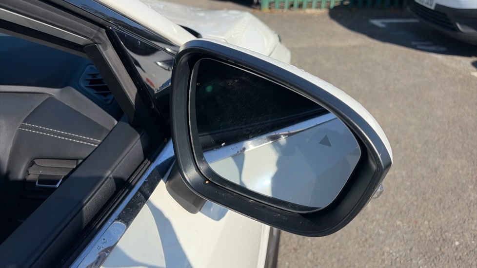 Nissan Qashqai 1.3 DiG-T MH 158 Acenta Premium 5dr Xtronic Petrol Hatchback - Image 15