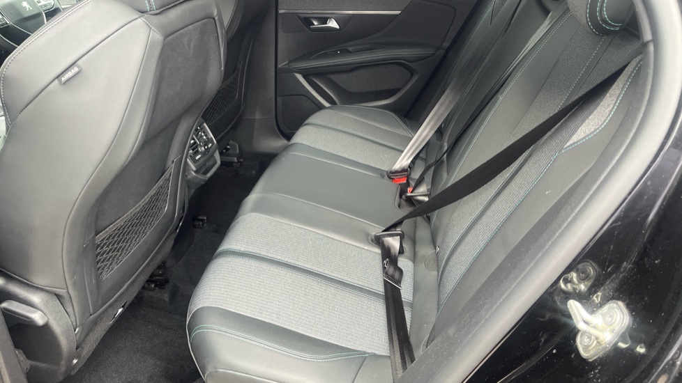 Peugeot 3008 1.5 BlueHDi Allure Premium 5dr Diesel Estate - Image 16