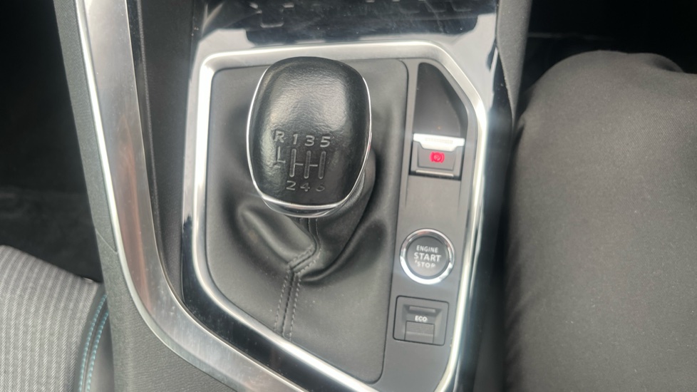 Peugeot 3008 1.5 BlueHDi Allure Premium 5dr Diesel Estate - Image 27