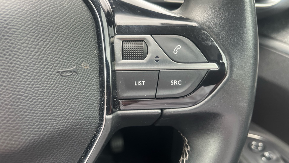 Peugeot 3008 1.5 BlueHDi Allure Premium 5dr Diesel Estate - Image 30
