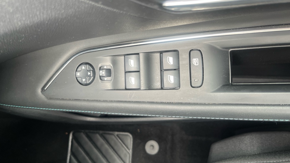 Peugeot 3008 1.5 BlueHDi Allure Premium 5dr Diesel Estate - Image 31