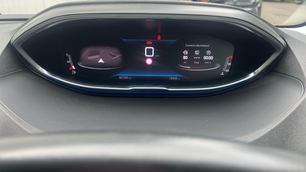 Peugeot 3008 1.5 BlueHDi Allure Premium 5dr Diesel Estate - Image 32
