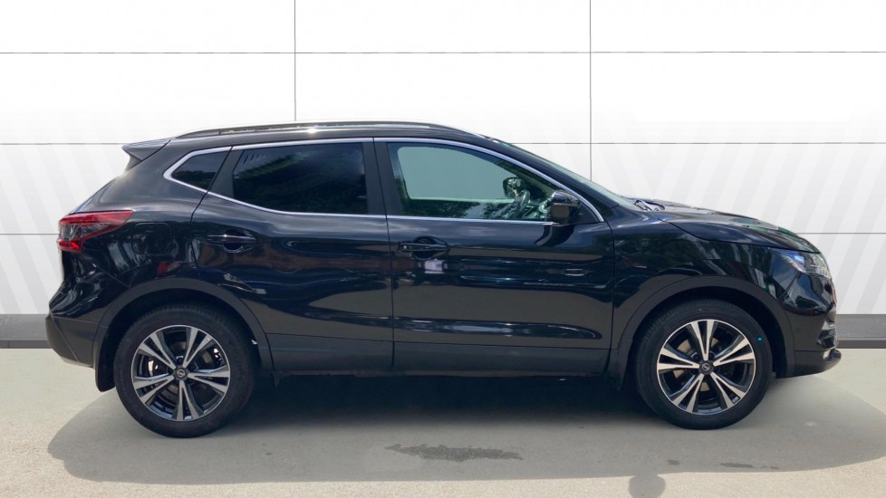 Nissan Qashqai 1.3 DiG-T N-Connecta 5dr Petrol Hatchback - Image 5