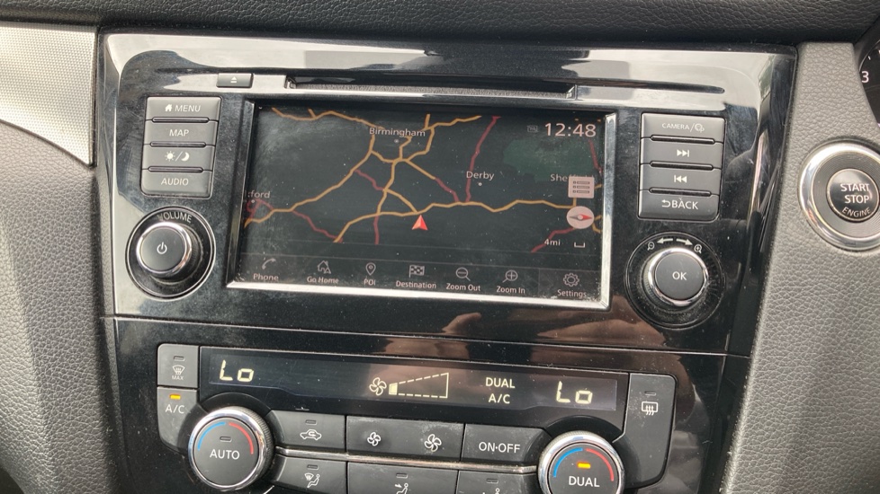 Nissan Qashqai 1.3 DiG-T N-Connecta 5dr Petrol Hatchback - Image 12