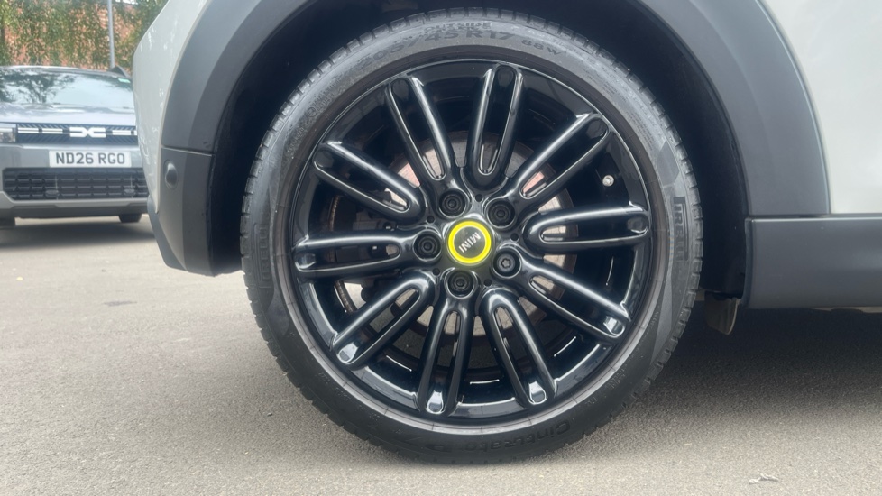 MINI Hatchback 135kW Cooper S Level 2 33kWh 3dr Auto Electric Hatchback - Image 7