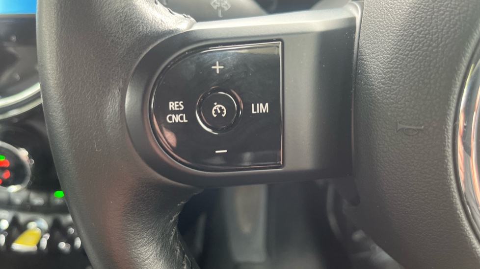 MINI Hatchback 135kW Cooper S Level 2 33kWh 3dr Auto Electric Hatchback - Image 30
