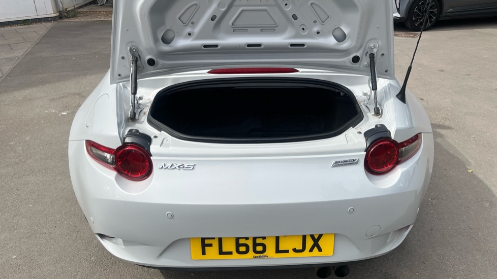 Mazda MX-5 2.0 Sport Nav 2dr Petrol Convertible - Image 4